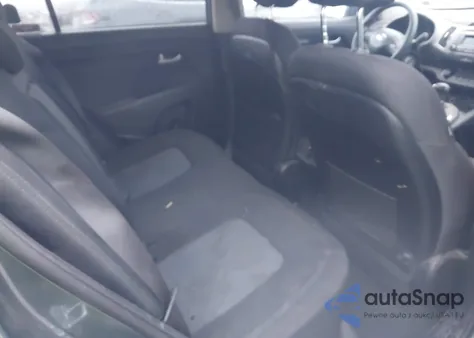 2014 Kia Sportage Lx z USA, uszkodzony, nr VIN KNDPB3ACXE7560996